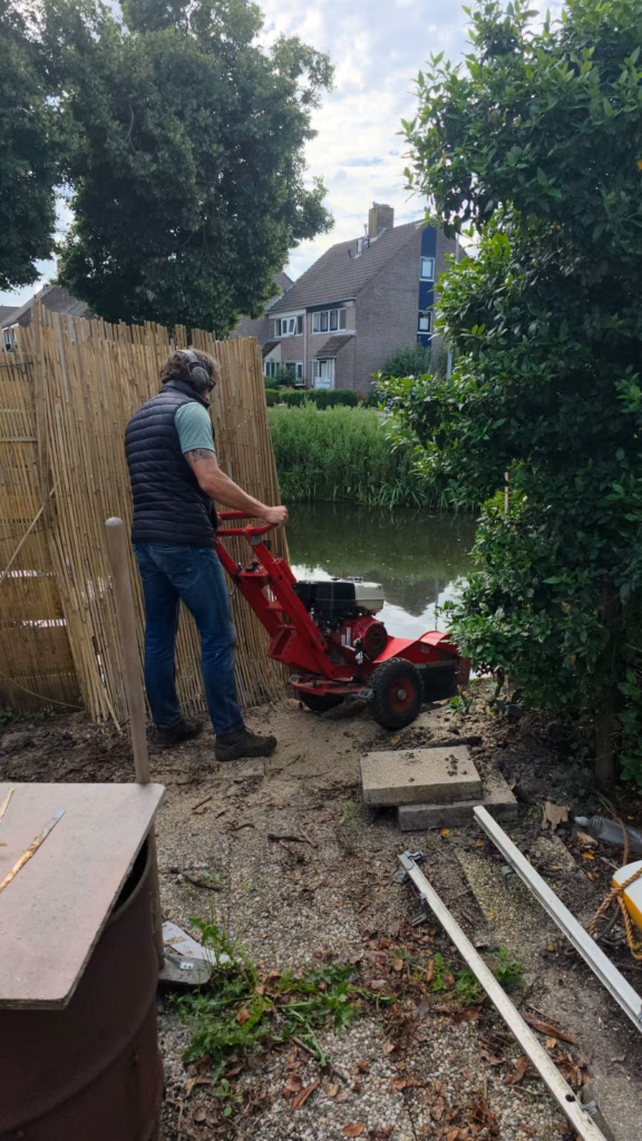 Boomstronk verwijderen stobbenfrees